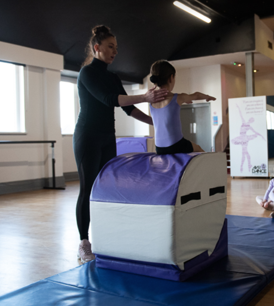 Acro Classes for Kids, Children's Acro Classes Thornton, Cleveleys, Poulton-le-Fylde, Layton, Bispham AVR Dance Blackpool Dance School Blackpool 05